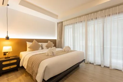 Camera matrimoniale con balcone — XL PATONG Hotel